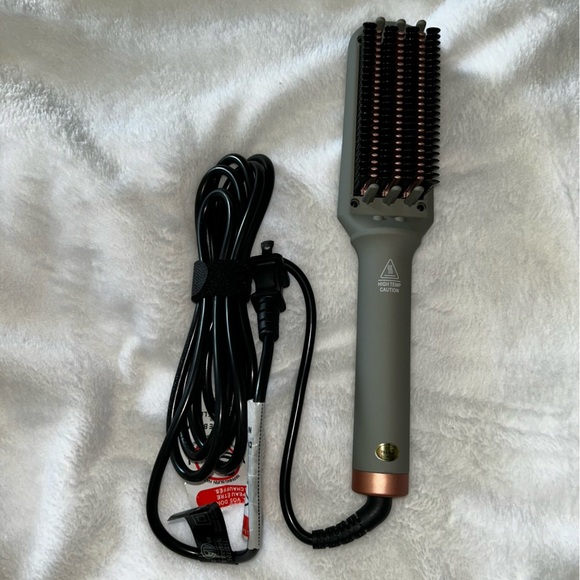 Gray and Black Hair Styling Essentials - Picture 1 of 4